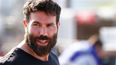 دان بيلزريان يتصدر محركات البحث لهذا السبب.. أبرز الحقائق عن الممثل الأمريكي (صور)