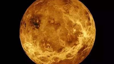 فجر اليوم.. القمر يقترن مع الزهرة في سماء الوطن العربي