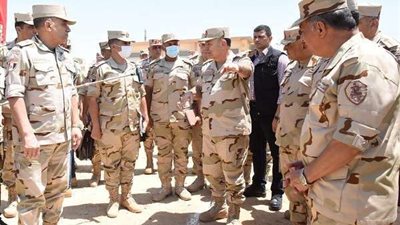 رئيس أركان حرب القوات المسلحة يتفقد المنظومة التعليمية والتدريبية بمعهد ضباط الصف المعلمين