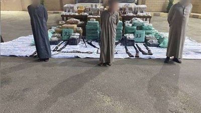 قوات حرس الحدود تضبت 2 طن من مخدر الحشيش وأسلحة نارية وطائرة بدون طيار (صور)