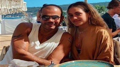 كنزي عمرو دياب تشعل السوشيال ميديا بصورة جريئة