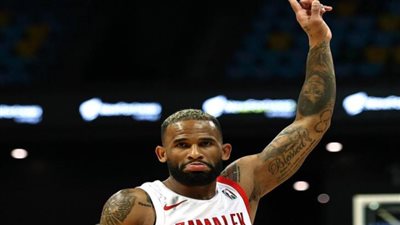 رسميا.. الأهلي يضم والتر هودج محترف الزمالك السابق في كرة السلة