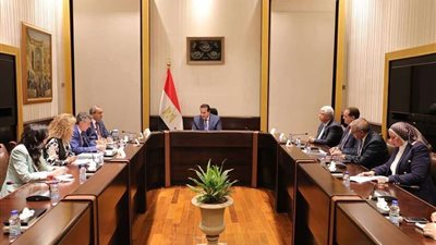 «عبدالغفار» يبحث سبل التعاون مع الوكالة الجامعية الفرانكفونية