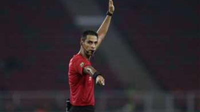 أمين عمر يقود الطاقم التحكيمي لمباراة بيراميدز والبنك الأهلي