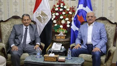 محافظ السويس يستقبل اللواء عبدالرحمن هريدي مدير الأمن