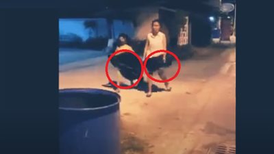 كيدهن عظيم.. حيلة غريبة من الفتيات للسير في الشوارع أثناء حظر التجوال 