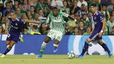 برشلونة يعلن سعر بيع لاعبه البرازيلي