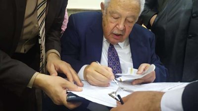 نقيب المحامين يتقدم ببلاغ لنيابة الأموال العامة ضد موظفة بالنقابة