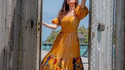 إطلالة بالأصفر..  هنادي مهنا تحتفل بعيد ميلادها
