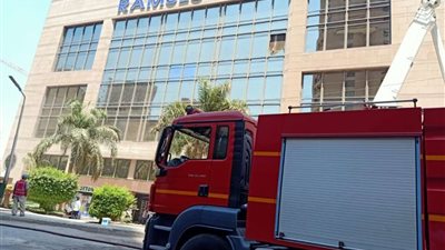 ألسنة اللهب غطت سماء القاهرة.. تفاصيل حريق بمول هيلتون رمسيس في وسط البلد