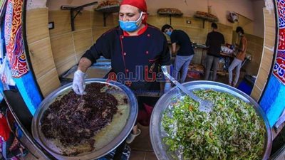 بالصور.. أهالي المنوفية يفطرون الصائمين بالطريق الإقليمي بـ