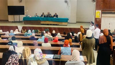 محافظ أسوان يوجه بتكثيف ندوات لمحو الأمية