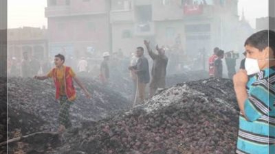 إصابة شخصين في حريق شونة خردة بالمحلة