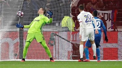 استئناف البوندسليجا يمنح الدوري الفرنسي فرصة جديدة للحياة