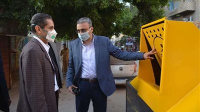 محافظ الغربية ونائبه يتفقدان صناديق جمع القمامة الجديدة