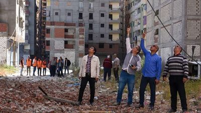 محافظ الإسكندرية يشدد على رؤساء الأحياء متابعة مخالفات البناء