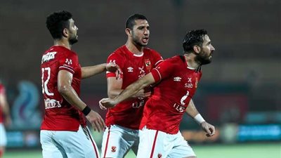 الأهلي مرشح قوي لخطف الدوري من الزمالك.. بهذه الطريقة فقط