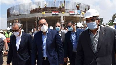 رئيس الوزراء يتفقد الأعمال الإنشائية لمحطة مياه المنشأة الكبرى بالقليوبية