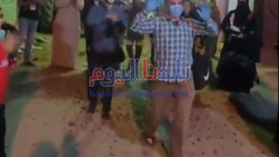 قرية أبوعلي بالمحلة تستقبل أحد المتعافين من فيروس كورونا بالورود