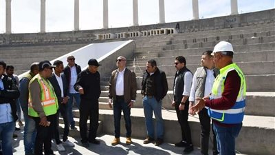 وزير الإسكان يتابع العمل بالقطاعات المختلفة بمشروع الحدائق المركزية في العاصمة الإدارية