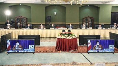 بالصور.. خامنئي يشارك في اجتماع افتراضي من حجره المنزلي