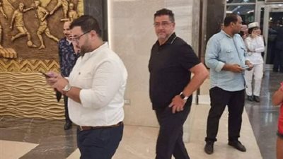 فيتوريا يشاهد مباراة الأهلي أمام فاركو من مدرجات استاد السلام