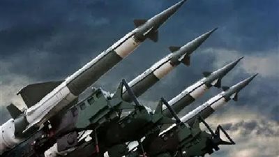 اليابان تعلن الإحتجاج دبلوماسياً بعد سقوط 5 صواريخ صينية في منطقتها البحرية