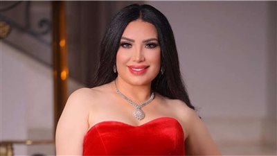 بالأحمر والتايجر .. إطلالات جريئة للفنانة عبير صبري