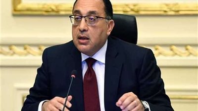 رئيس الوزراء يلتقي القائم بأعمال محافظ البنك المركزي المصري