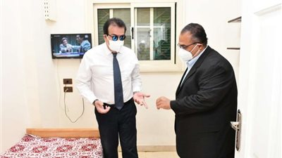 وزير التعليم العالي يطمئن على جاهزية المدينة الجامعية بجامعة عين شمس لاستقبال العائدين