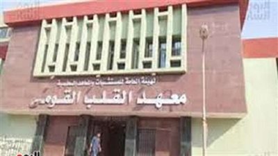 أستاذ جراحة بمعهد القلب يطالب بإجبار المواطنين على ارتداء الكمامات فى وسائل النقل