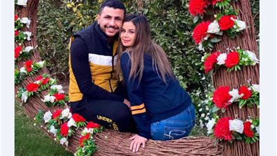 بعد اعترافها بأنها عزباء.. رد ناري من علي غزلان على منة عرفة