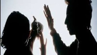 بعد أن اكتشفت خيانته.. زوج يقتل زوجته بالجيزة