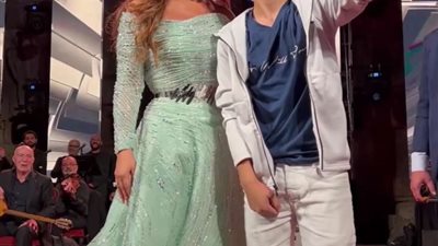 موقف إنساني من نجوى كرم عقب اقتحام معجب لها المسرح