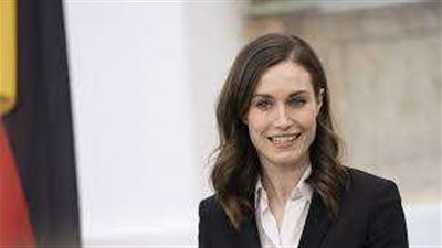 فيديو جديد لرئيسة وزراء فنلندا في أحضان صديقها