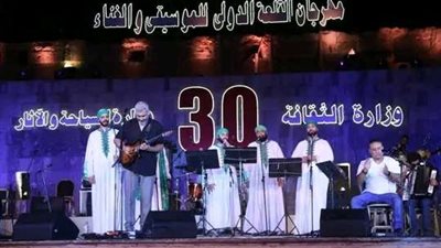 الحضرة ووسط البلد يقدمان مفاجأة فنية بمهرجان القلعة أمس