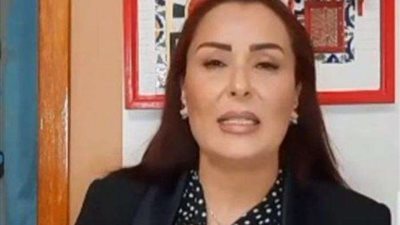 إعلامية تتهم رجل أعمال شهير بالتحرش بها.. فيديو