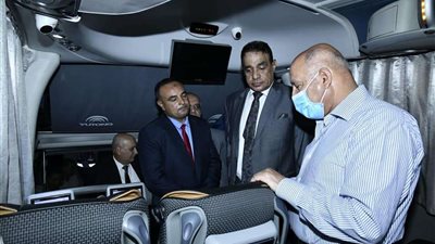 الوزير: دراسة فورية لتسيير أتوبيس ترددي من عدد من محطات المترو والميادين العامة