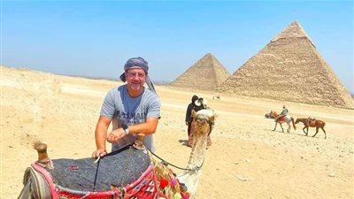 قبل معسكر سبتمبر.. فيتوريا يقوم بجولة سياحية للأهرامات الجيزة