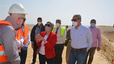 وزيرة البيئة تتفقد سير العمل بالمحطة الوسيطة بشبرا الخيمة