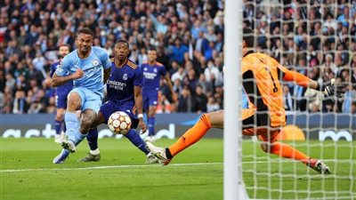 نيوكاسل يتقدم على مانشستر سيتي 2/1 في الشوط الأول