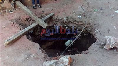 كسر بخطوط الصرف الصحي يتسبب في هبوط أرضى بسمنود