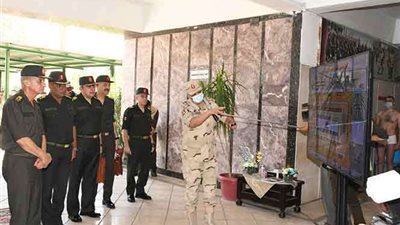 وزير الدفاع يتفقد اختبارات القبول للأكاديمية والكليات العسكرية بالكلية الحربية