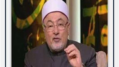 خالد الجندي يلقى قصيدة عن امرأة أحبت 7 رجال