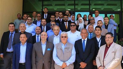 وزير التعليم العالي يشيد بالتجهيزات المعملية لجامعة النهضة