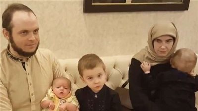 تعرف على قصة الأمريكية التى أنجبت 3 أطفال خلال أسرها بأفغانستان