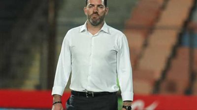 شوبير يوضح حقيقة رحيل سواريش عن الأهلي