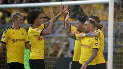 الإعلان عن حكم مباراة بوروسيا دورتموند وشالكه 