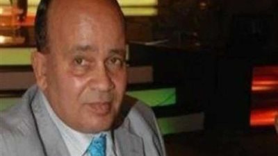 وفاة الشاعر نبيل خلف عن عمر 72 عامًا