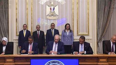 رئيس الوزراء يشهد توقيع 7 مذكرات جديدة لإنتاج الهيدروجين الأخضر